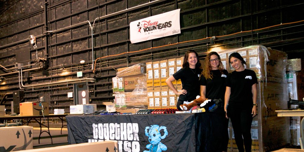 Disney VoluntEARS team build